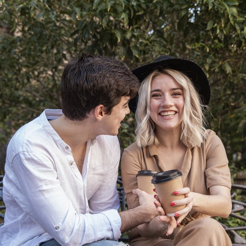 Okładka artykułu: Jak rozmawiać o pieniądzach w związku?