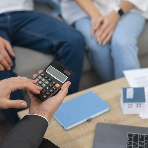 Okładka artykułu: Przeniesienie kredytu hipotecznego do innego banku. Kiedy to się opłaca?