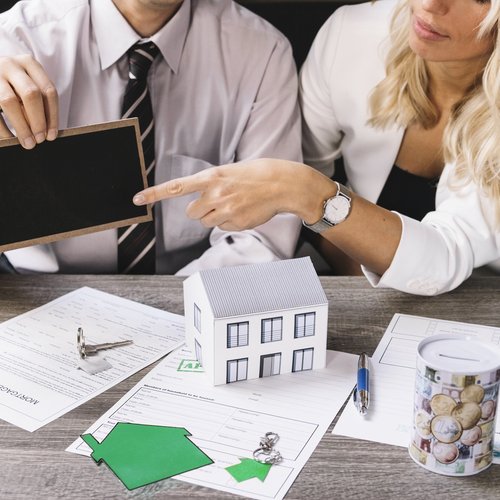 Okładka artykułu: Czy dostaniesz kredyt hipoteczny bez etatu? Sprawdź warunki banków