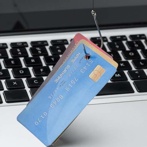 Okładka artykułu: Uważaj na fałszywe smsy z banku. Sprawdź, jak działa phishing