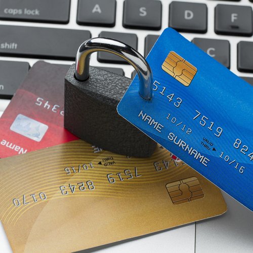 Okładka artykułu: Bezpieczna bankowość internetowa. Jak chronić swoje pieniądze i dane?